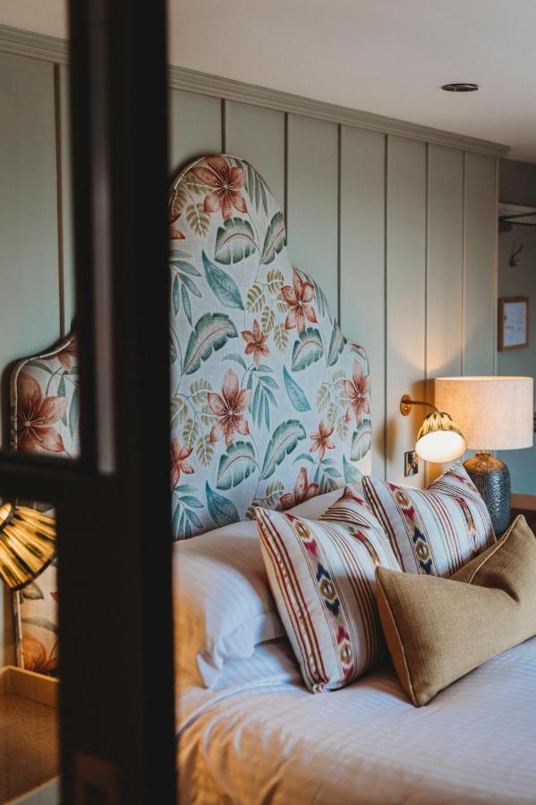 Finch'S Arms Hotel โอ๊กคัม ภายนอก รูปภาพ