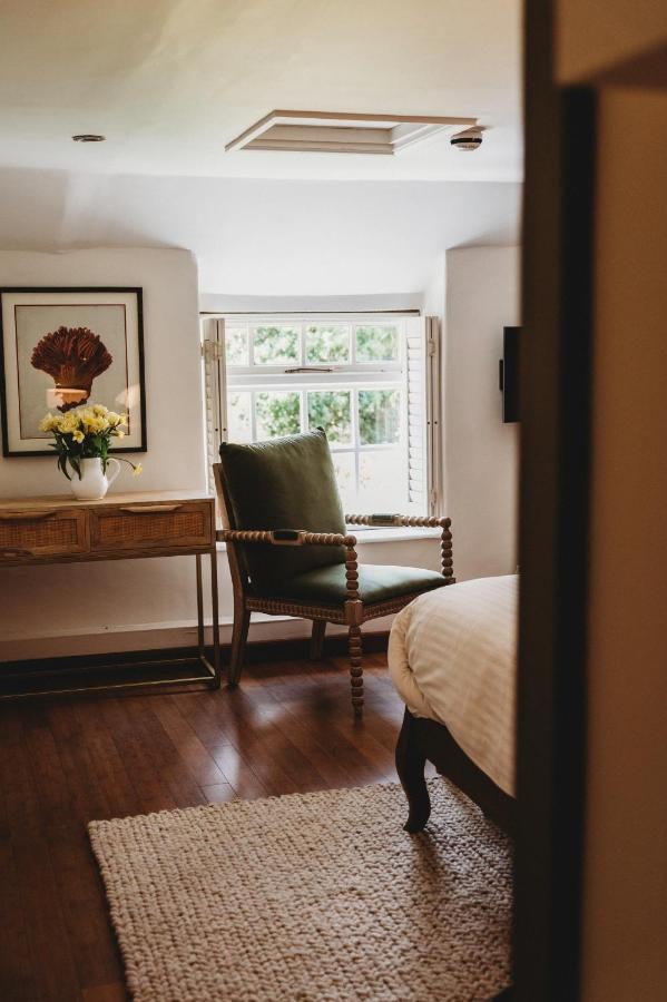 Finch'S Arms Hotel โอ๊กคัม ภายนอก รูปภาพ