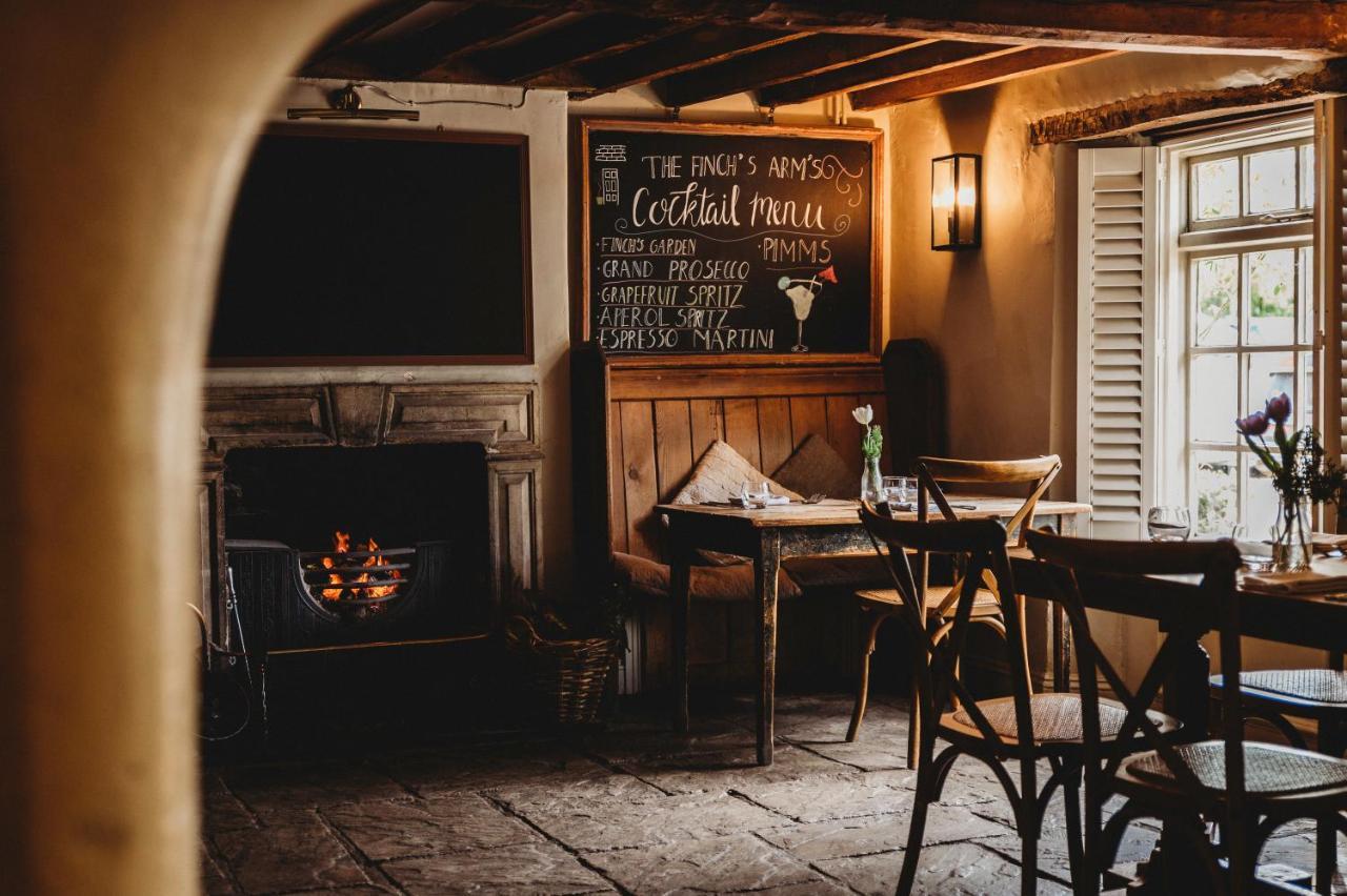Finch'S Arms Hotel โอ๊กคัม ภายนอก รูปภาพ