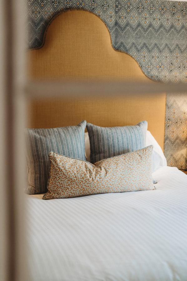 Finch'S Arms Hotel โอ๊กคัม ภายนอก รูปภาพ