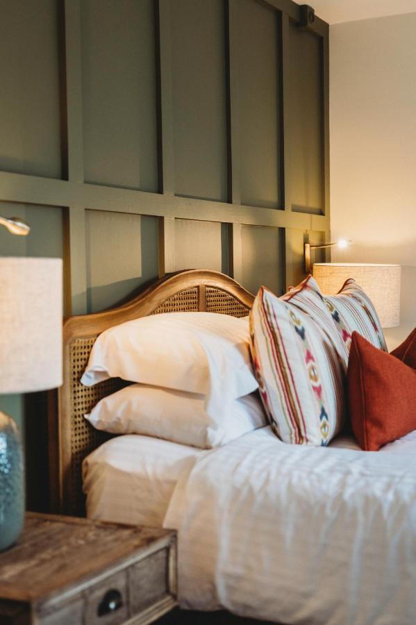 Finch'S Arms Hotel โอ๊กคัม ภายนอก รูปภาพ